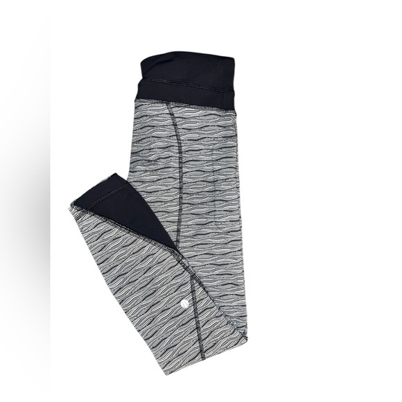Lululemon Speed Tight II Leggings – Textured Wave Black Silver Spoon – Size - Picture 1 of 3
